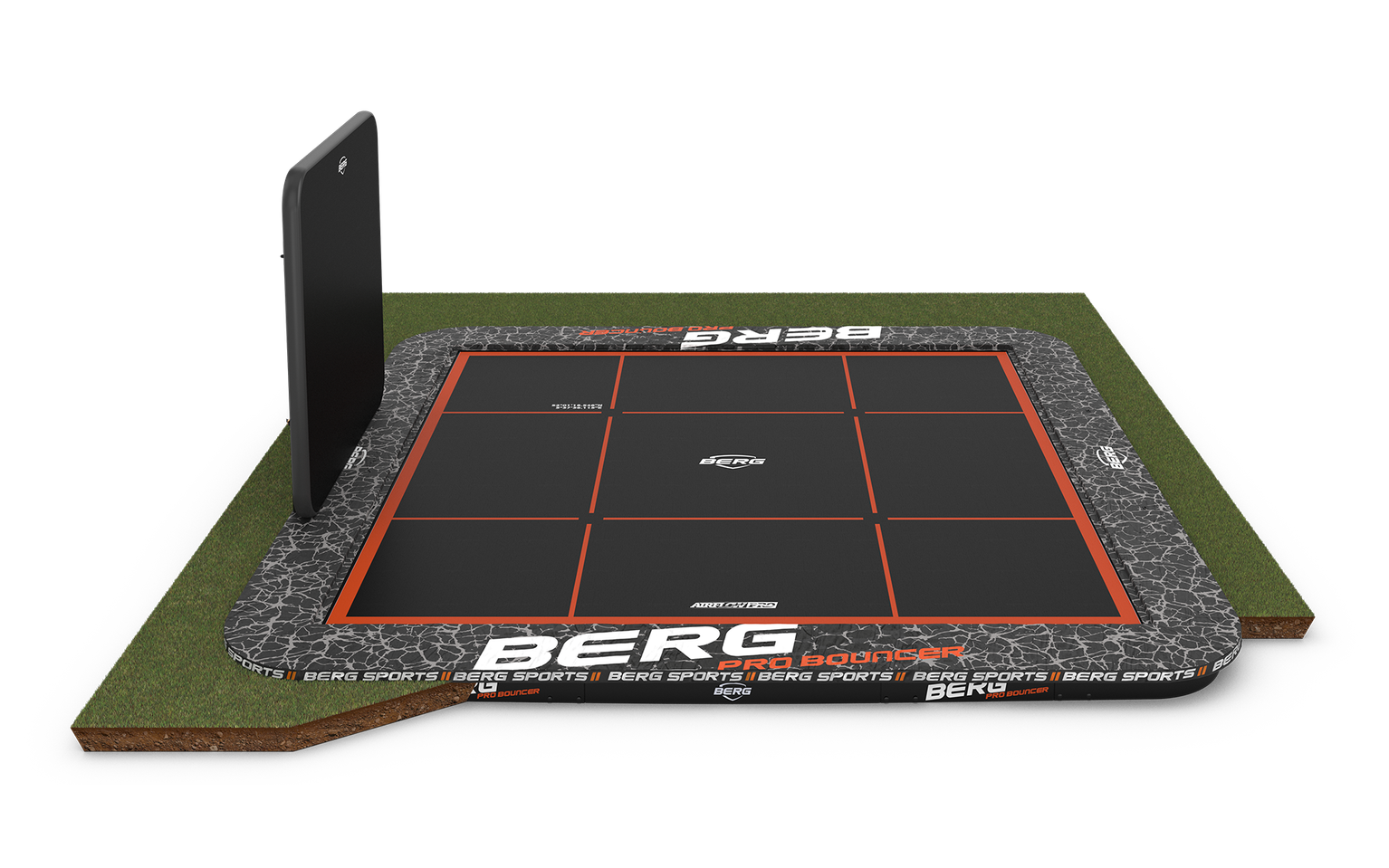 BERG SPORTS Ultim Pro Bouncer FlatGround 5x5 + AeroWall